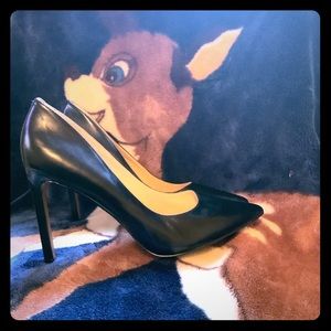 Nine West black heels (size 11)